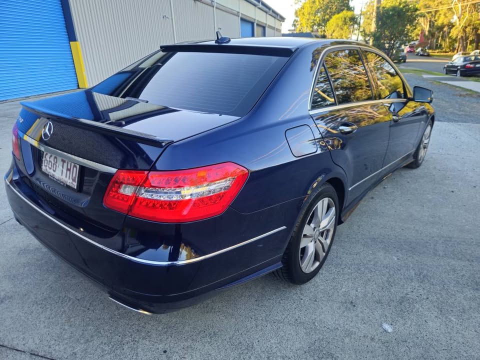 2013 Mercedes-Benz e350 avant-garde luxury low kms 4.jpg